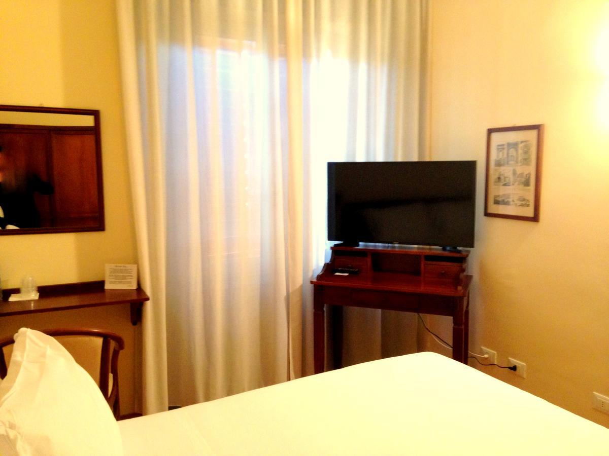 Hotel Della Vittoria อังโกนา ภายนอก รูปภาพ