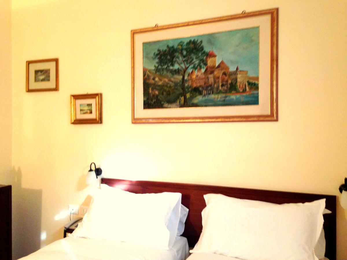 Hotel Della Vittoria อังโกนา ภายนอก รูปภาพ
