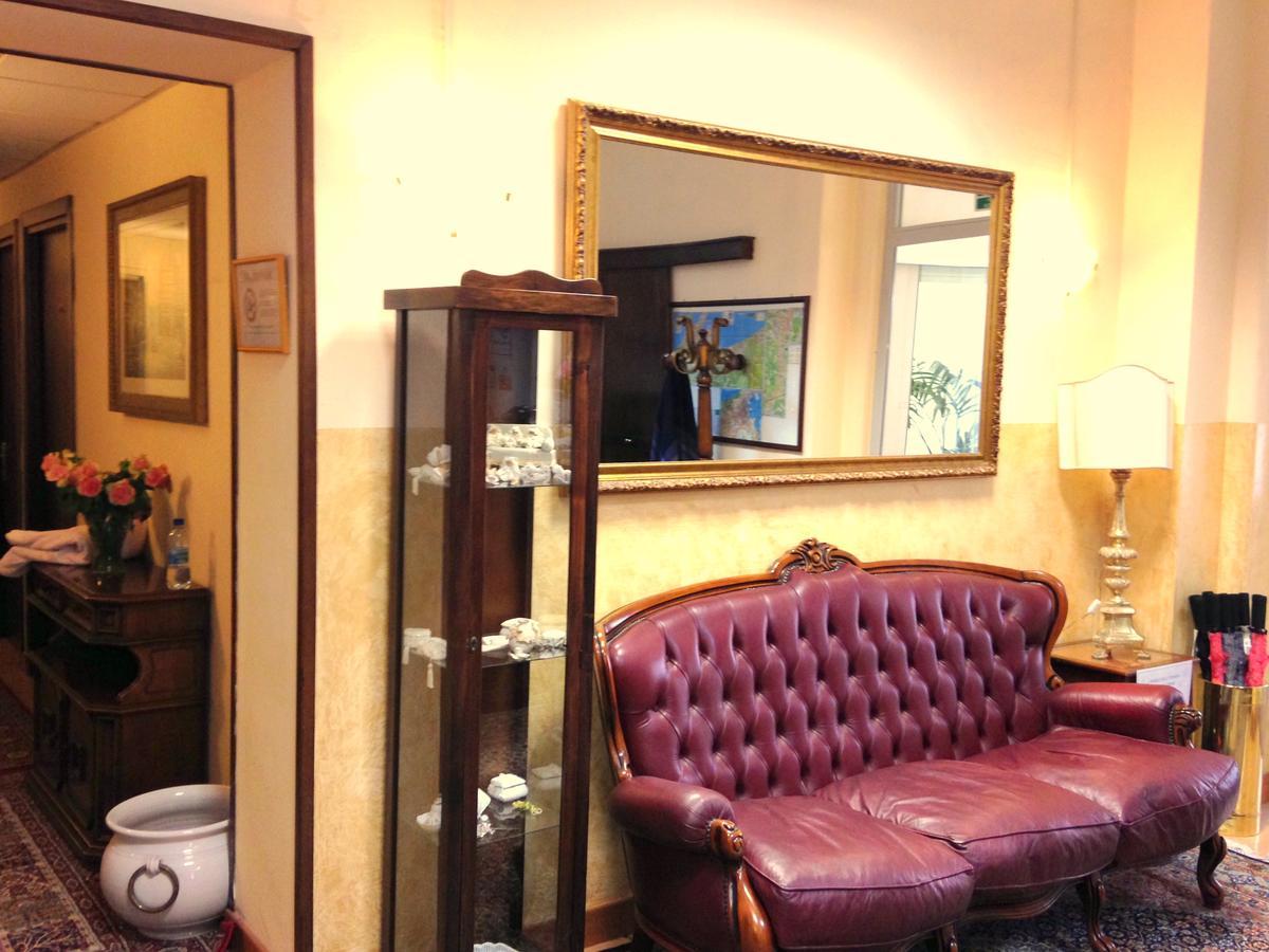 Hotel Della Vittoria อังโกนา ภายนอก รูปภาพ